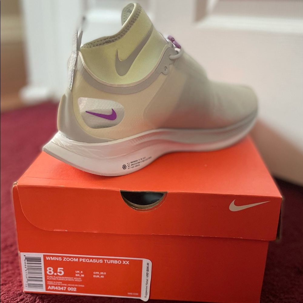 *NEVER USED* Nike Women’s Zoom Pegasus Turbo XX